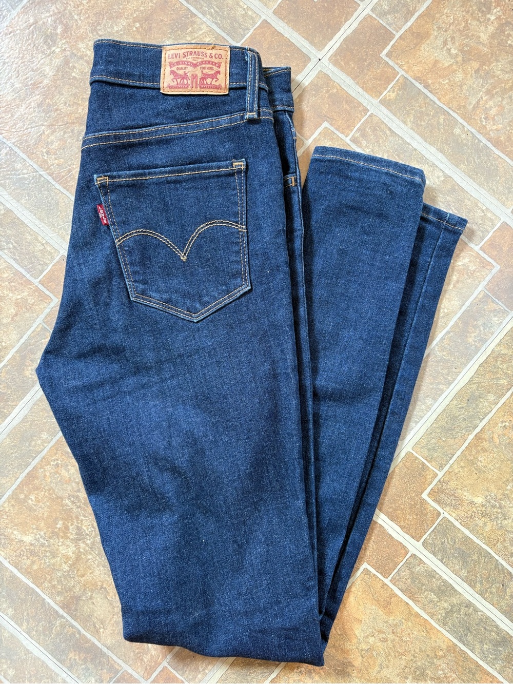 Levi's women’s Dark Blue skinny Jeans